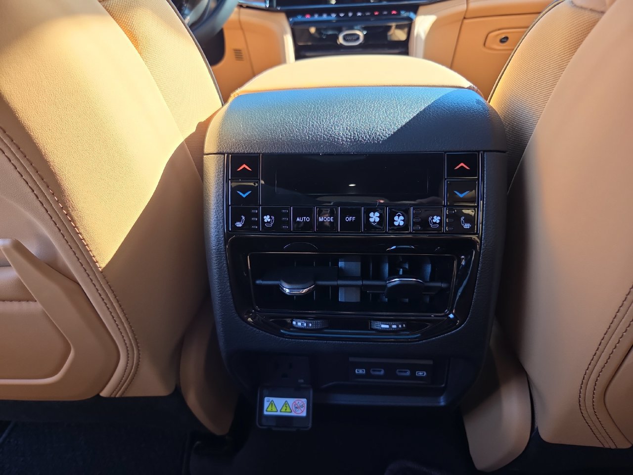 New 2027 Jeep Grand Cherokee Summit AWD/4WD image 22