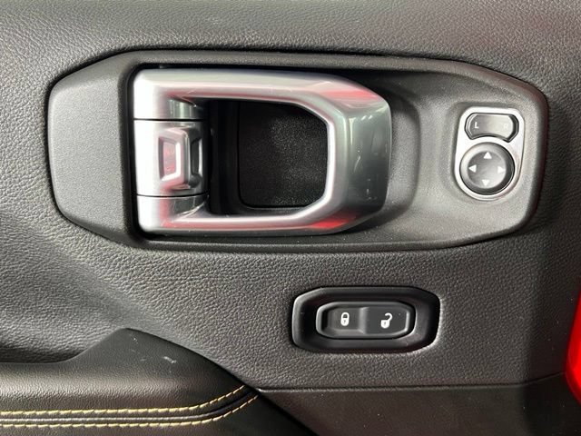 Used 2024 Jeep Wrangler Unlimited Sahara AWD/4WD image 19