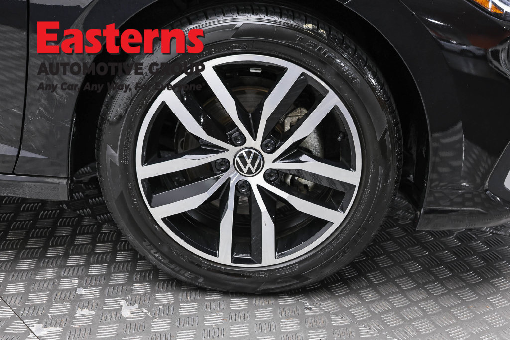 Used 2025 Volkswagen Jetta SE FWD image 31
