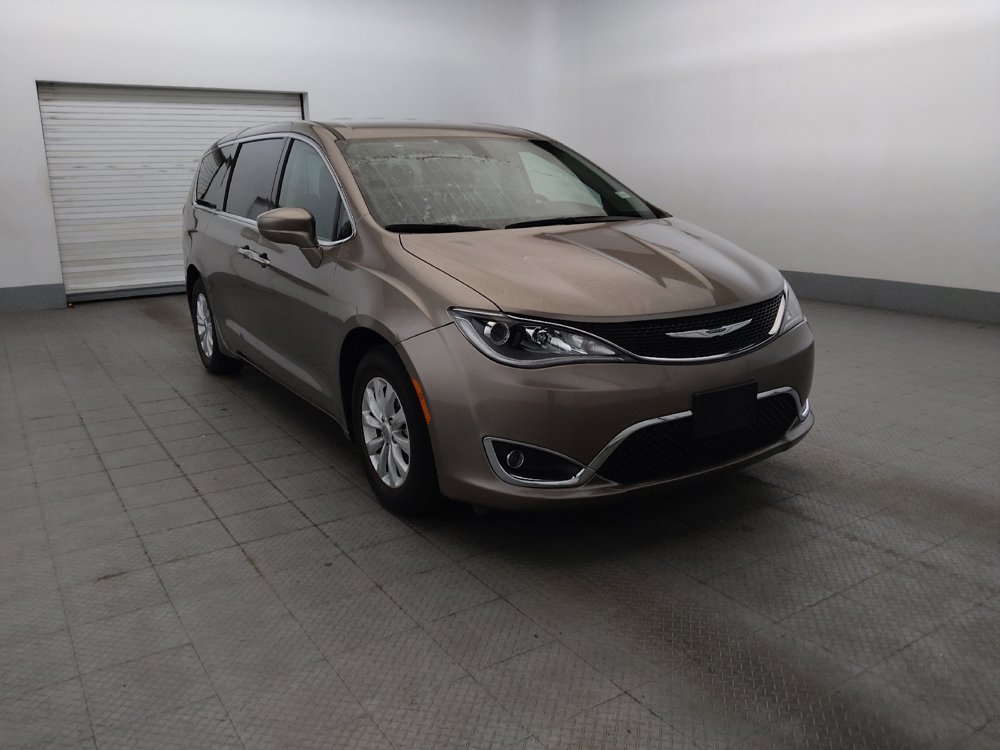 Used 2018 Chrysler Pacifica Touring Plus FWD image 13