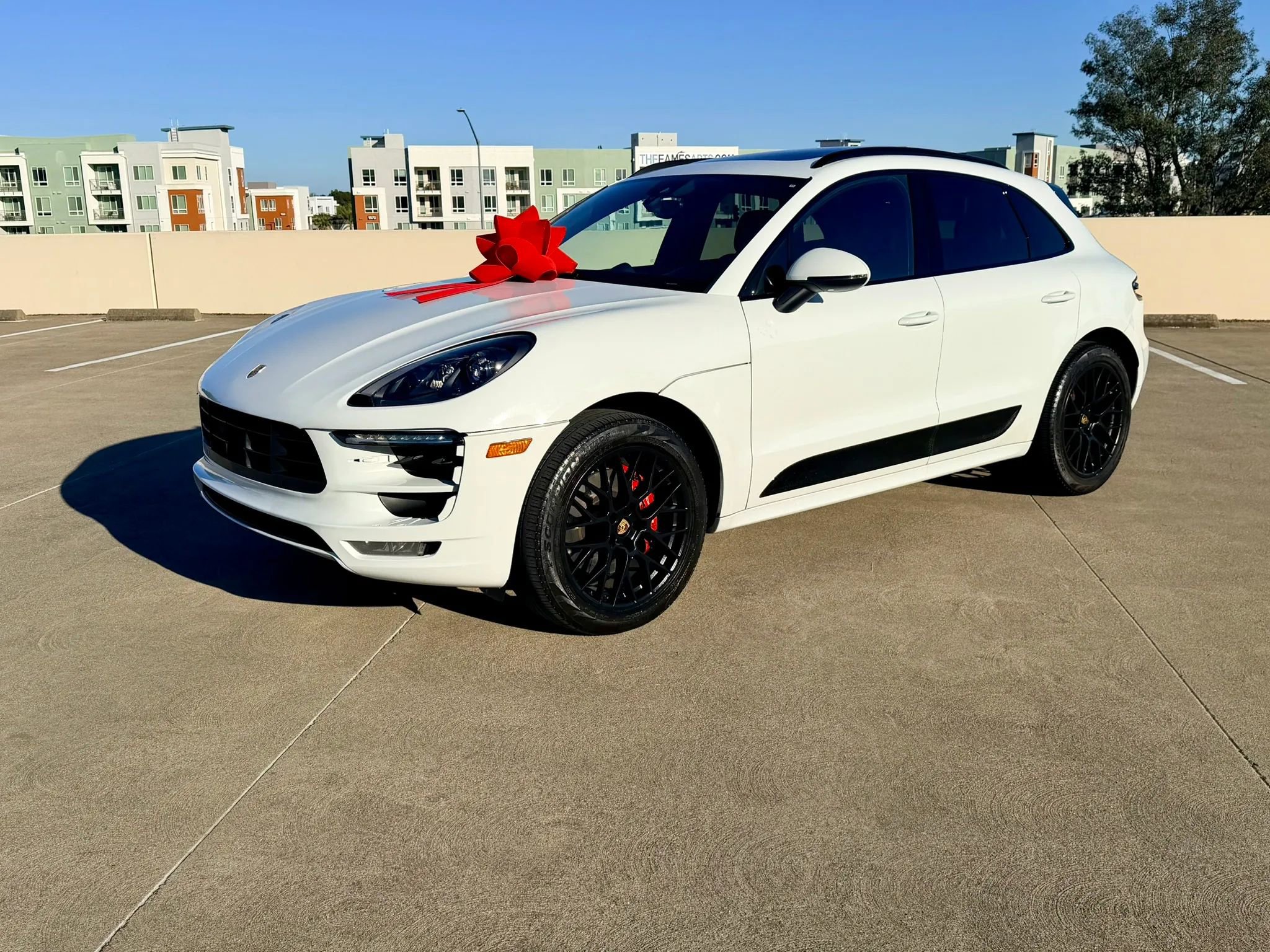 Used 2017 Porsche Macan GTS AWD/4WD image 2