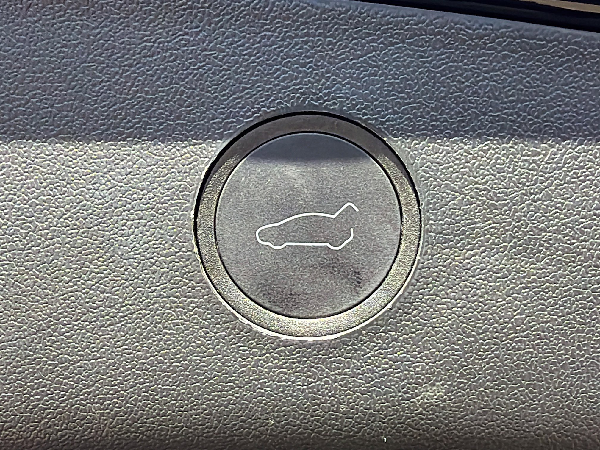 Used 2023 Tesla Model 3 Standard Range image 12