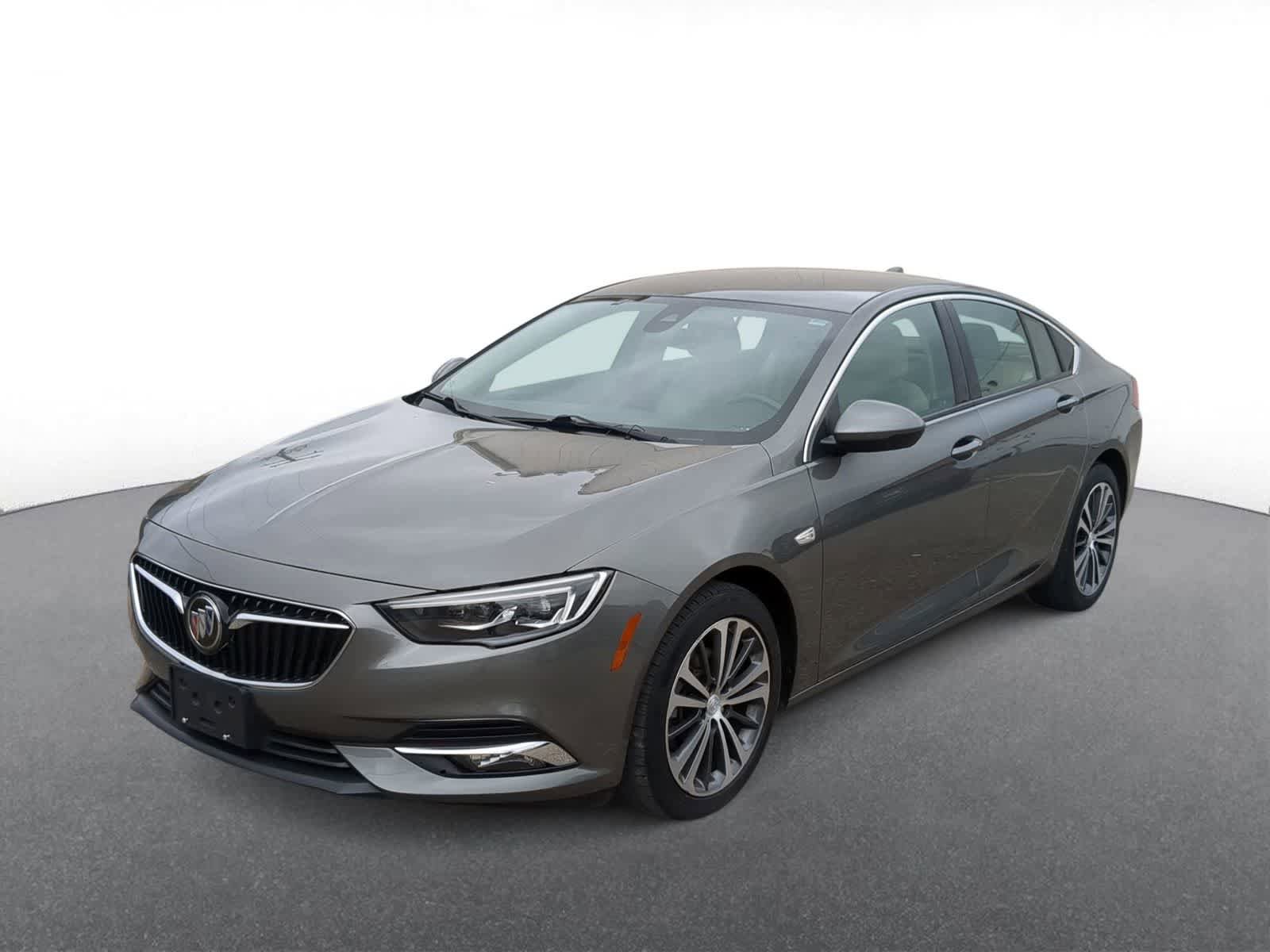 Used 2018 Buick Regal Essence w/ Driver Confidence Package #1 FWD image 4