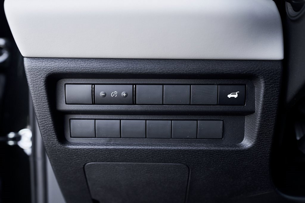 New 2025 Mitsubishi Outlander SE image 32