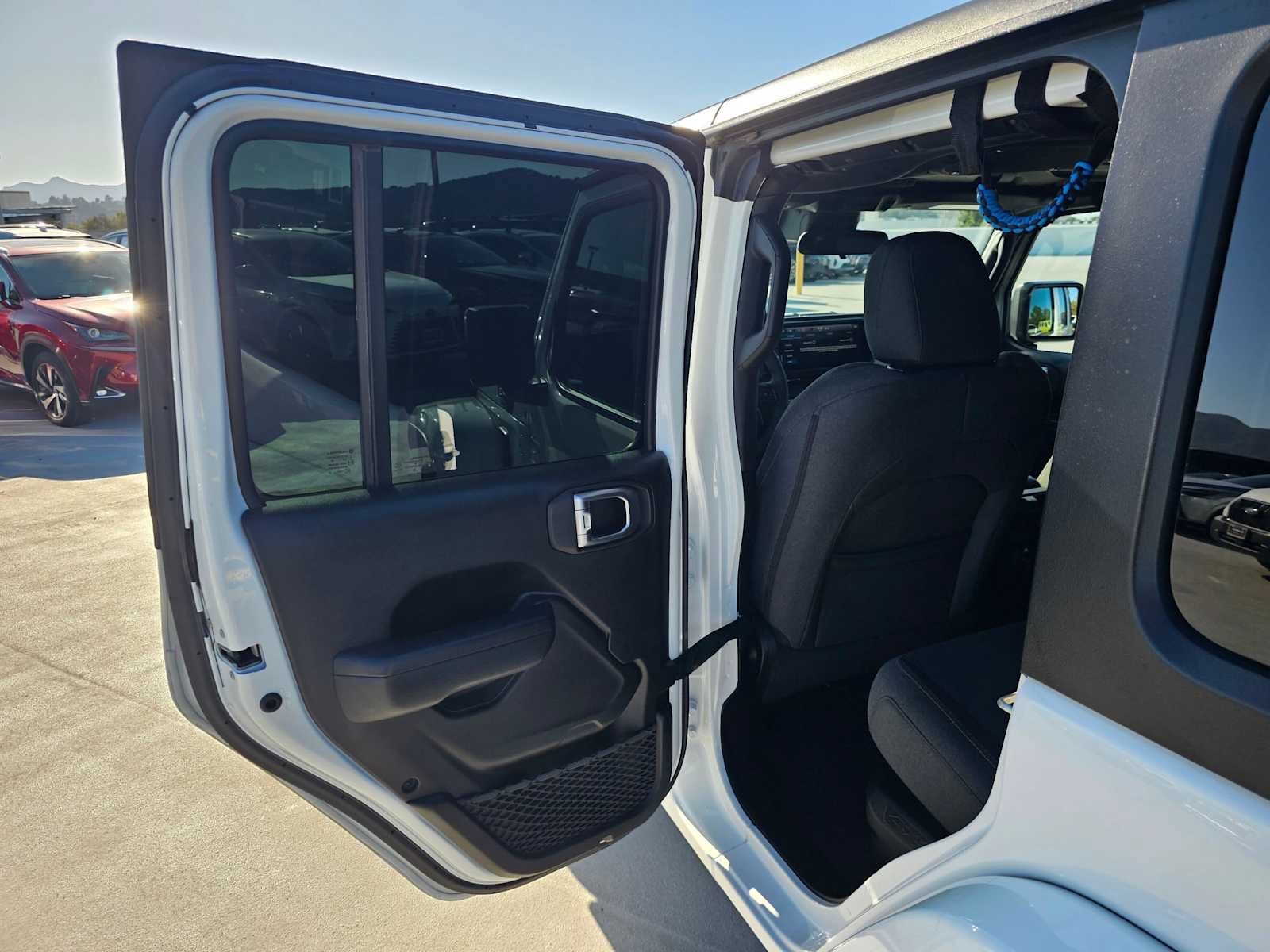 Used 2024 Jeep Wrangler Unlimited w/ Convenience Group AWD/4WD image 15