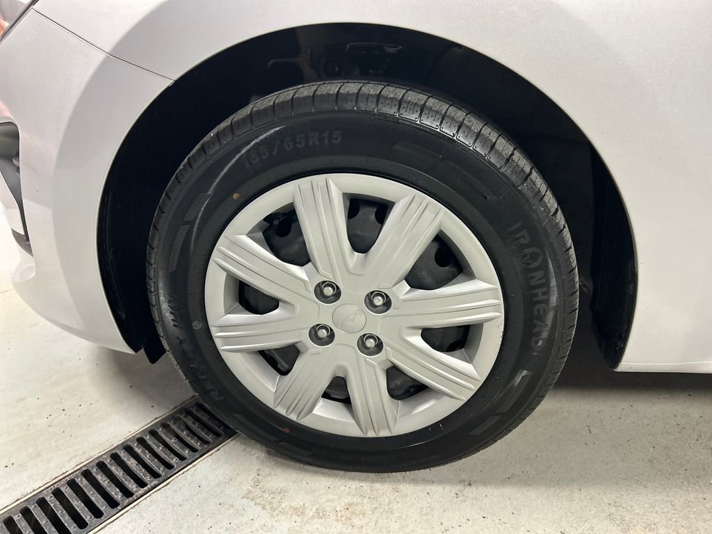 Used 2022 Kia Rio LX image 9