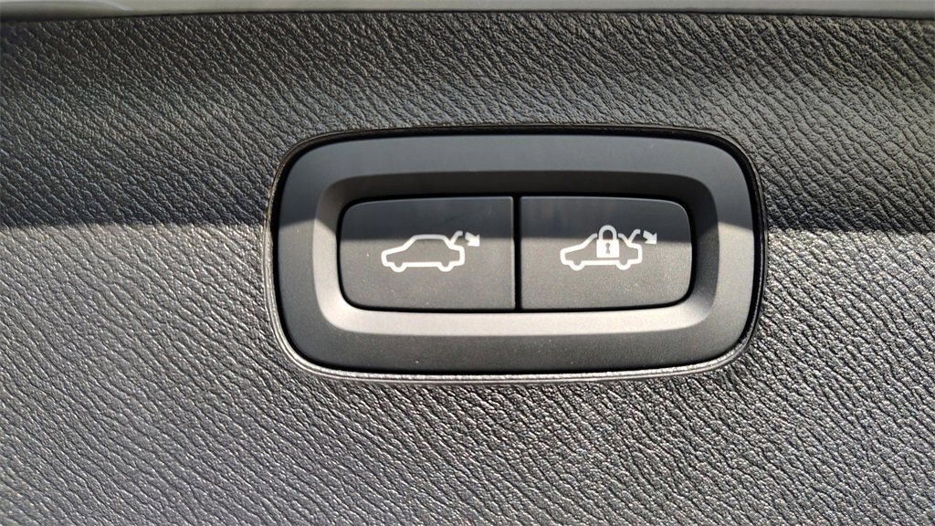 New 2026 Volvo XC90 B6 Ultra image 36