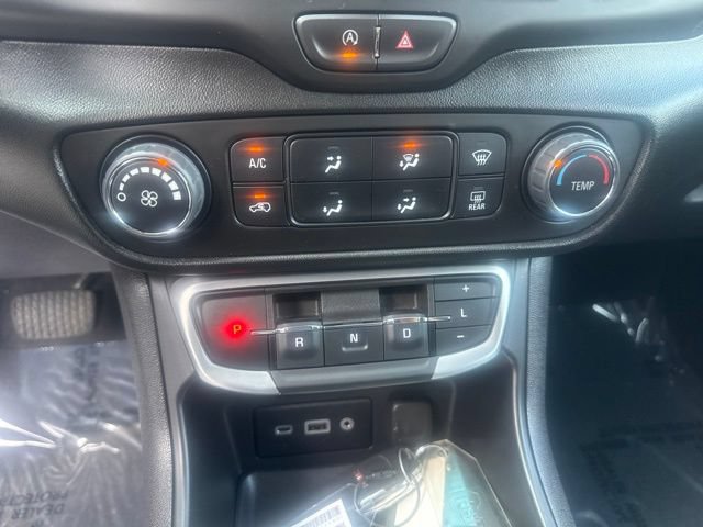 Used 2024 GMC Terrain SLE AWD/4WD image 15