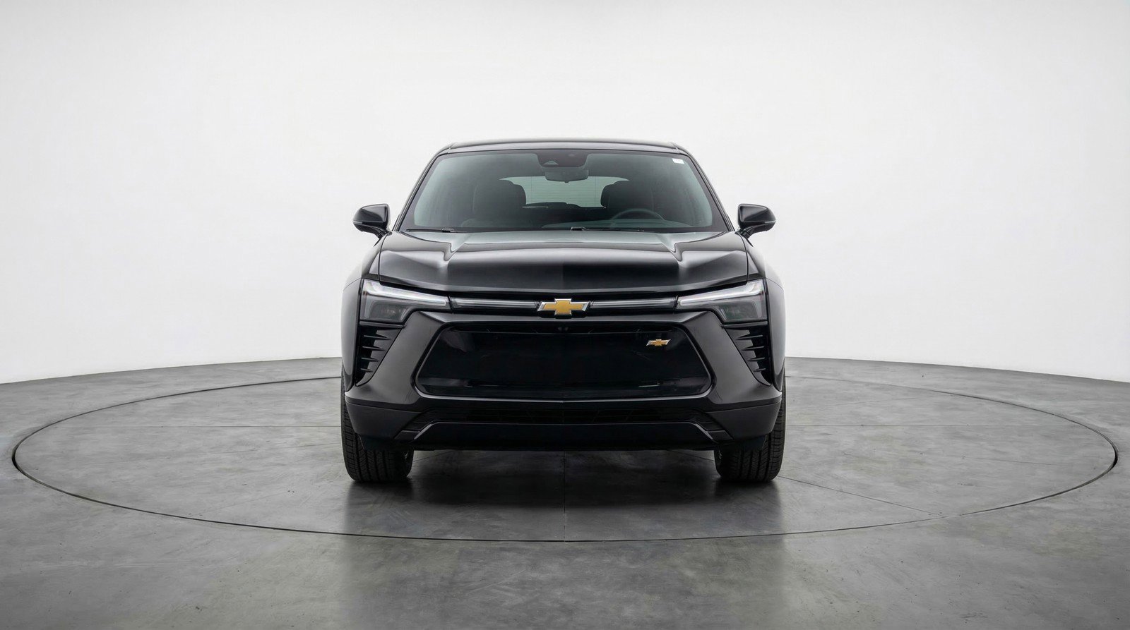 Used 2025 Chevrolet Blazer LT image 2