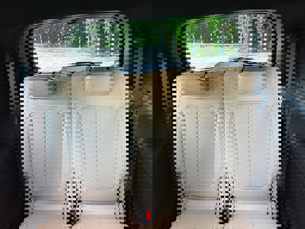 New 2025 Jeep Grand Cherokee L Limited w/ Luxury Tech Group II image 28