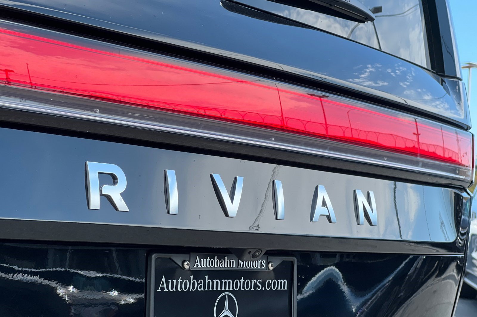 Used 2024 Rivian R1S Adventure AWD/4WD image 31