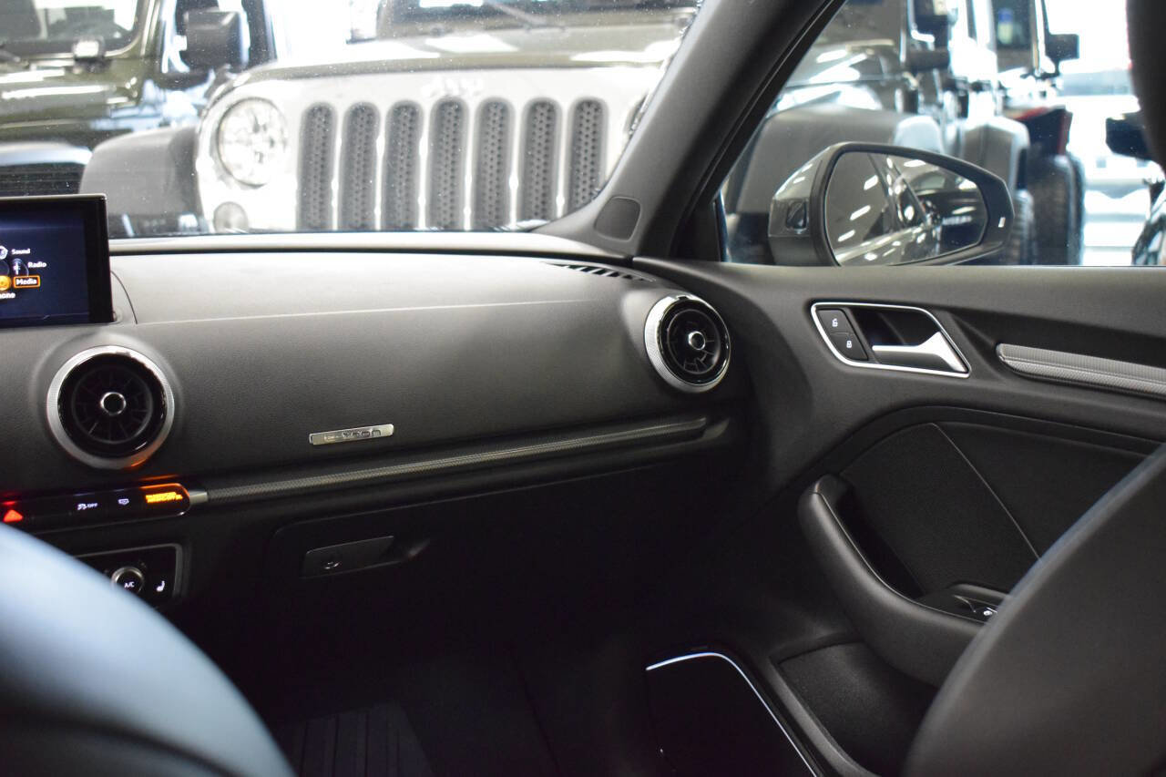 Used 2018 Audi A3 e-tron Premium Plus w/ Technology Package image 37