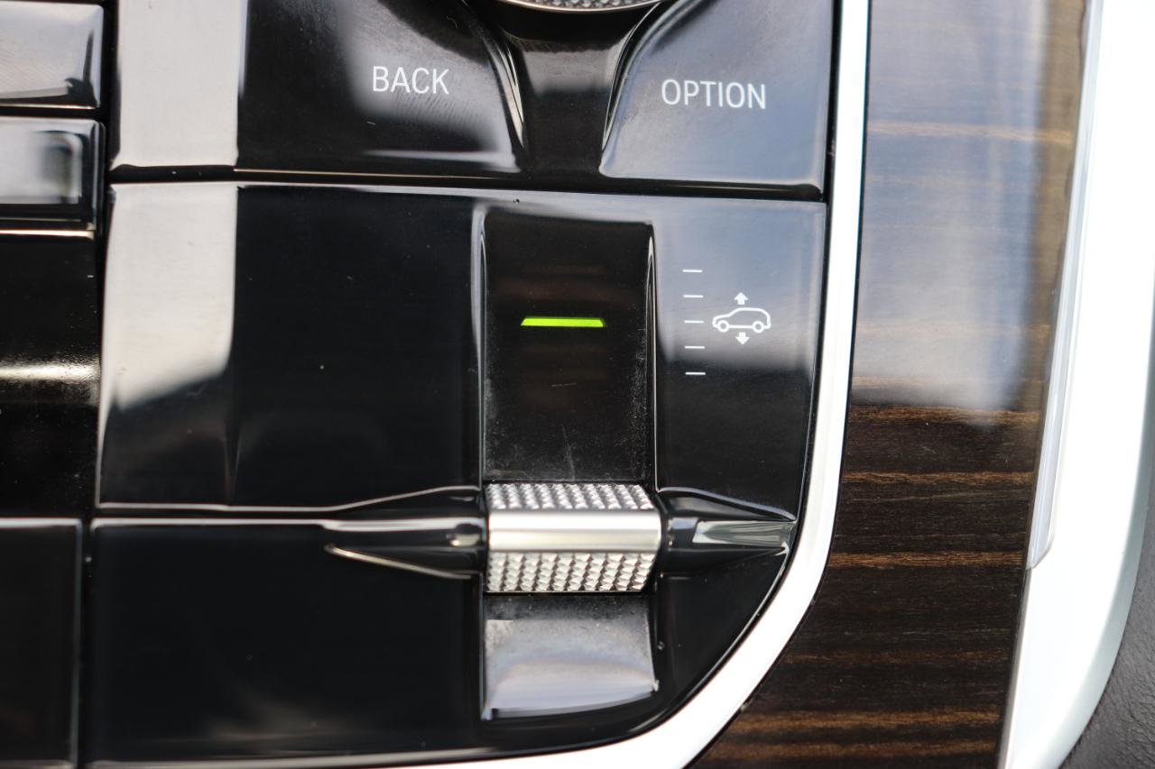 Used 2025 BMW X7 xDrive40i image 61