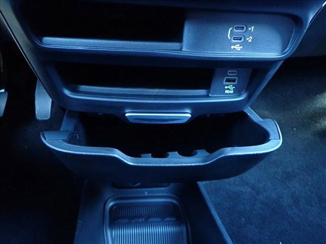 New 2026 Chrysler Pacifica Select AWD/4WD image 25