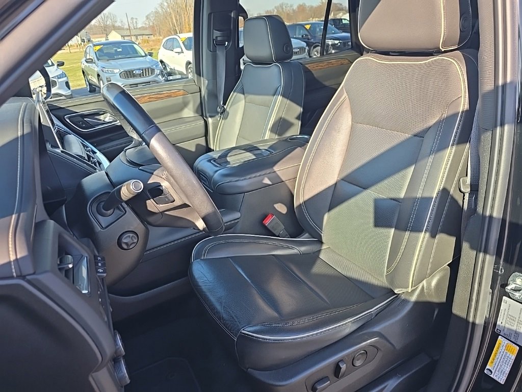 Used 2021 Chevrolet Tahoe Premier w/ Premium Package image 19