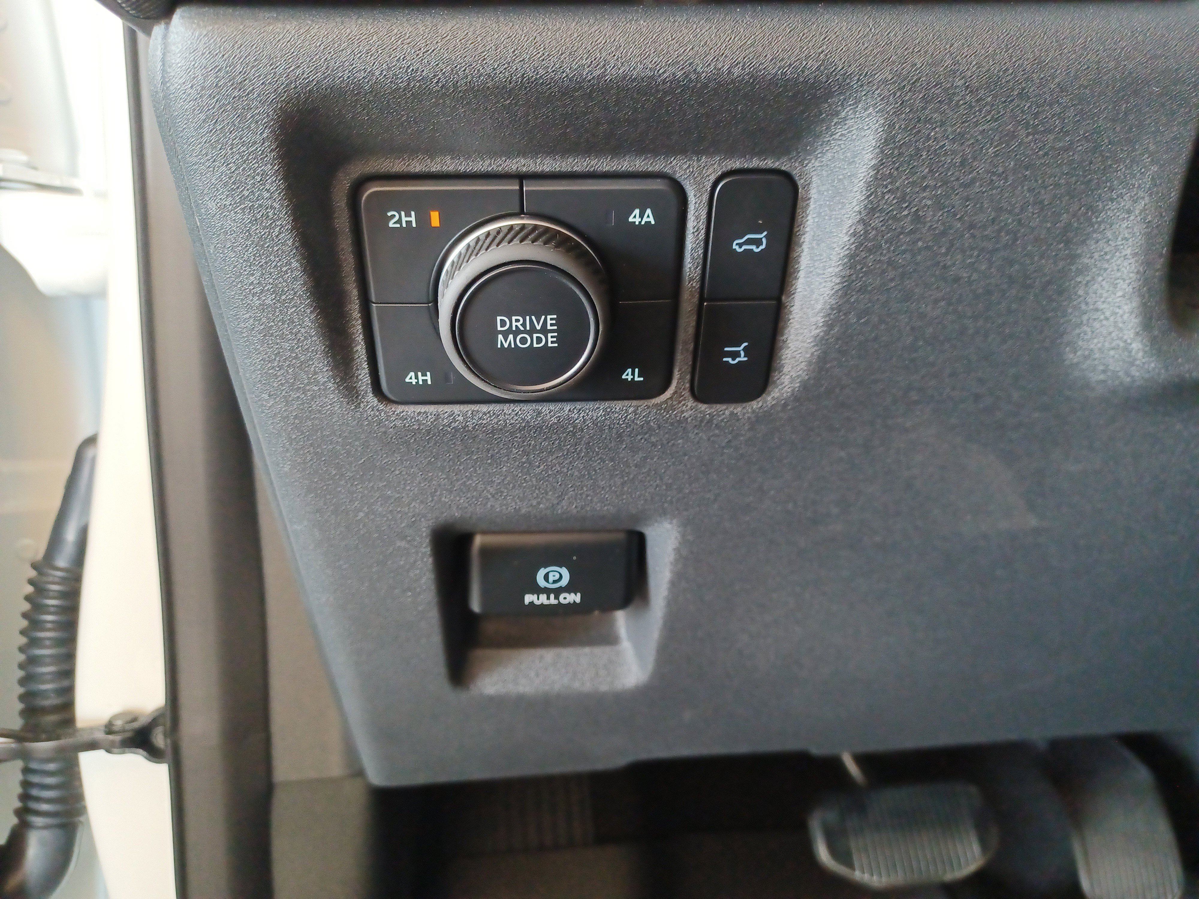 New 2025 Ford Expedition Active image 23