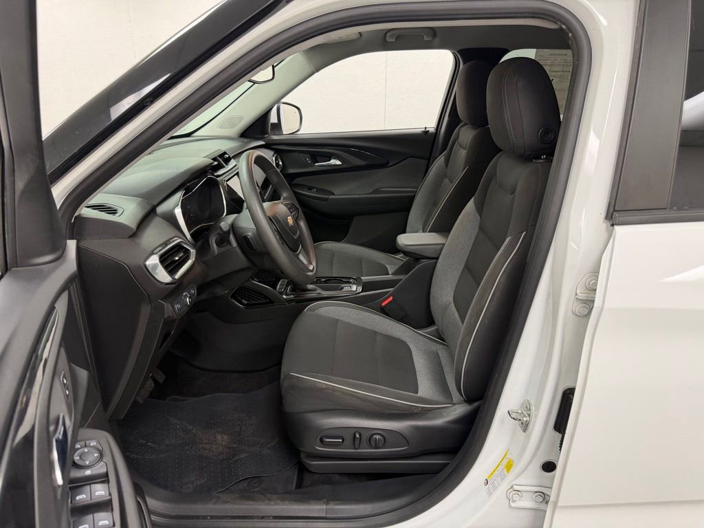 Used 2021 Chevrolet TrailBlazer LT w/ Convenience Package FWD image 17
