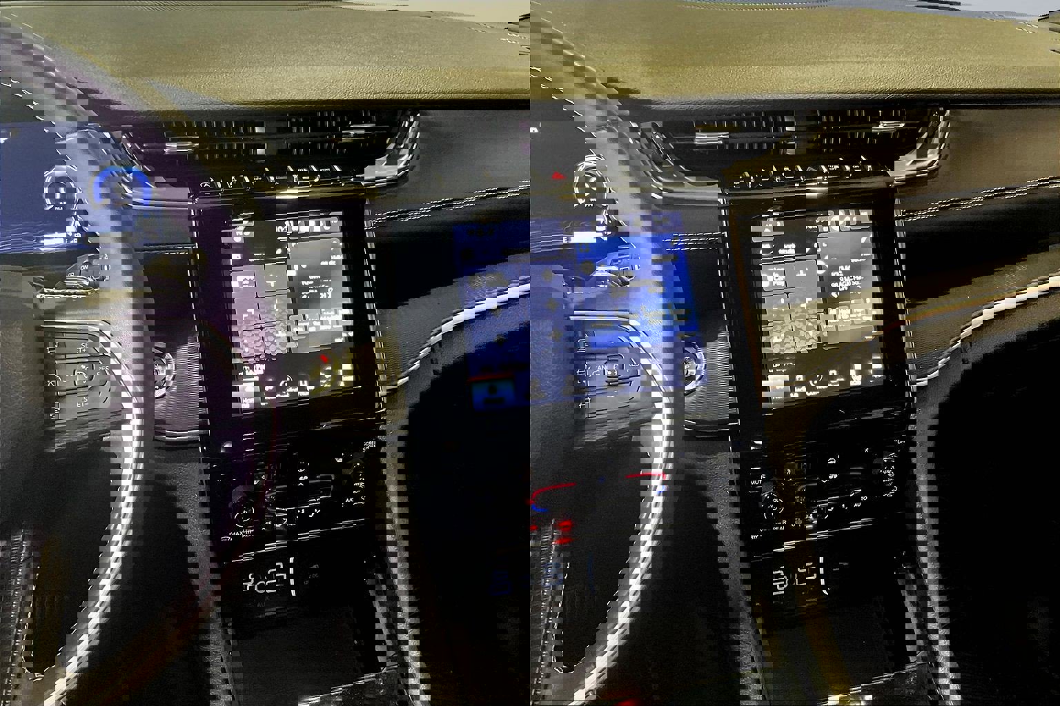 Used 2023 Jeep Grand Cherokee L Altitude image 9