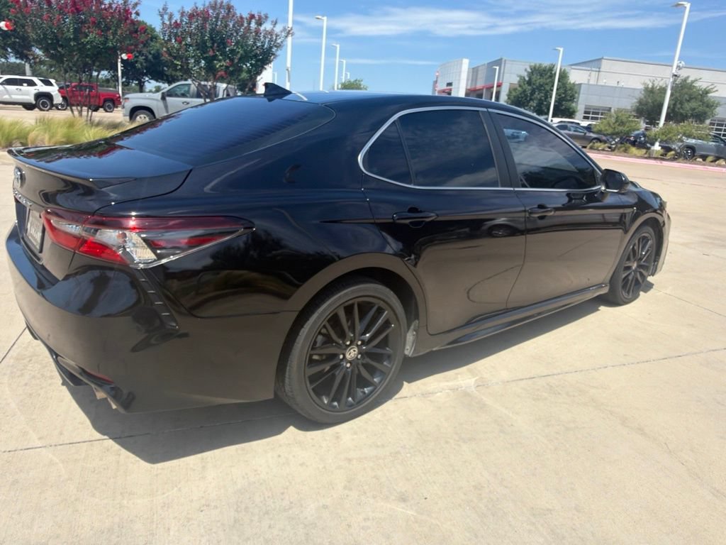 Used 2021 Toyota Camry SE FWD image 5