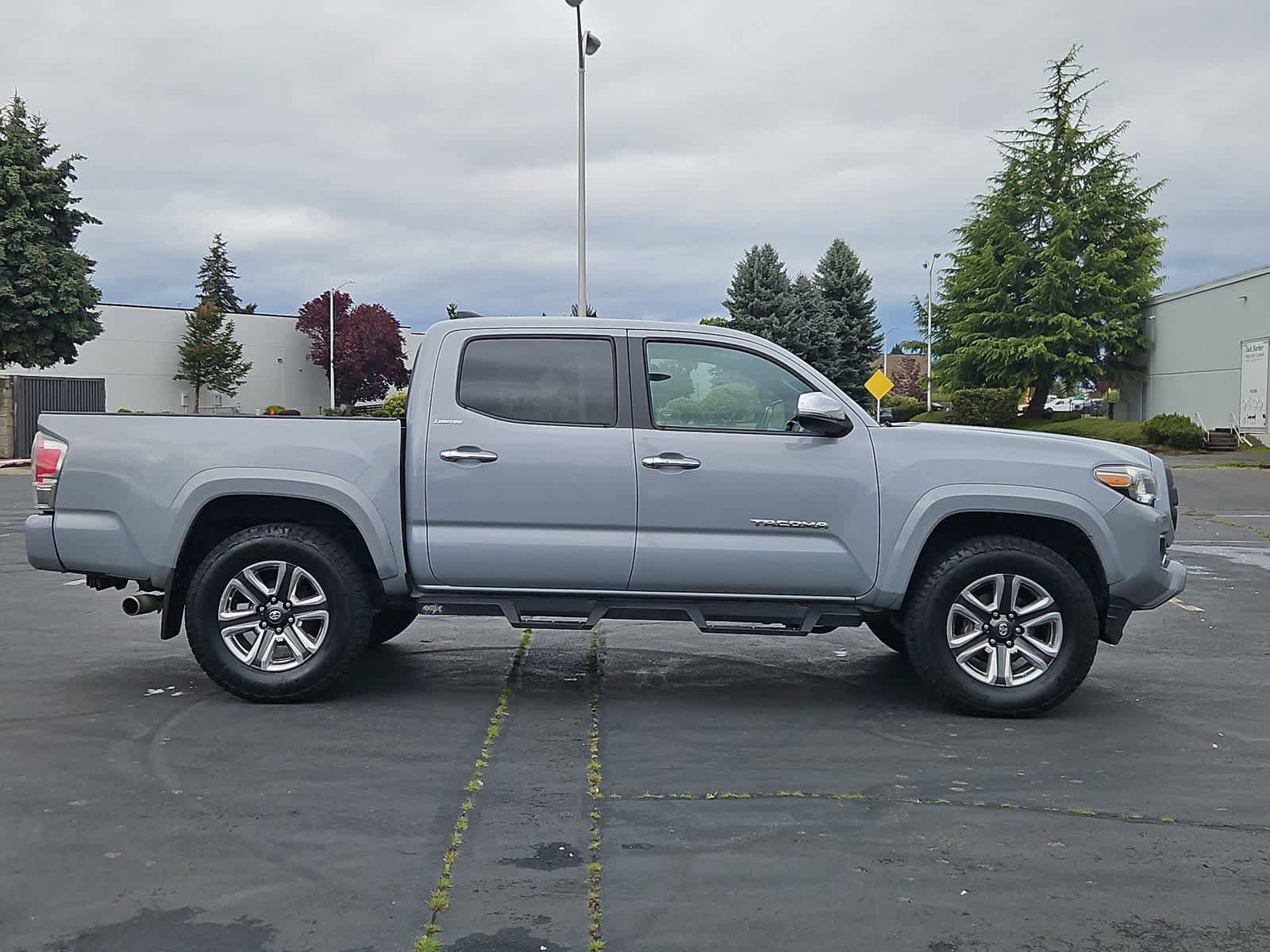 Used 2018 Toyota Tacoma Limited AWD/4WD image 7