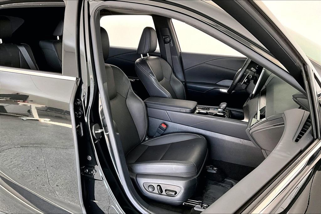 Used 2024 Lexus RX 350 Premium w/ Accessory Package (Z1) image 10