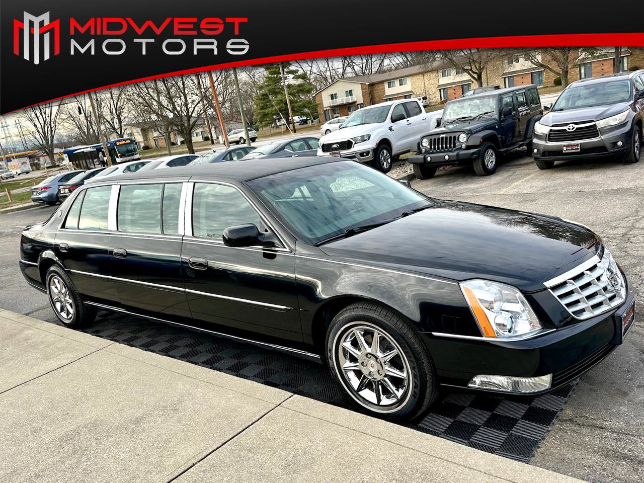 Used 2011 Cadillac DTS Limousine image 1