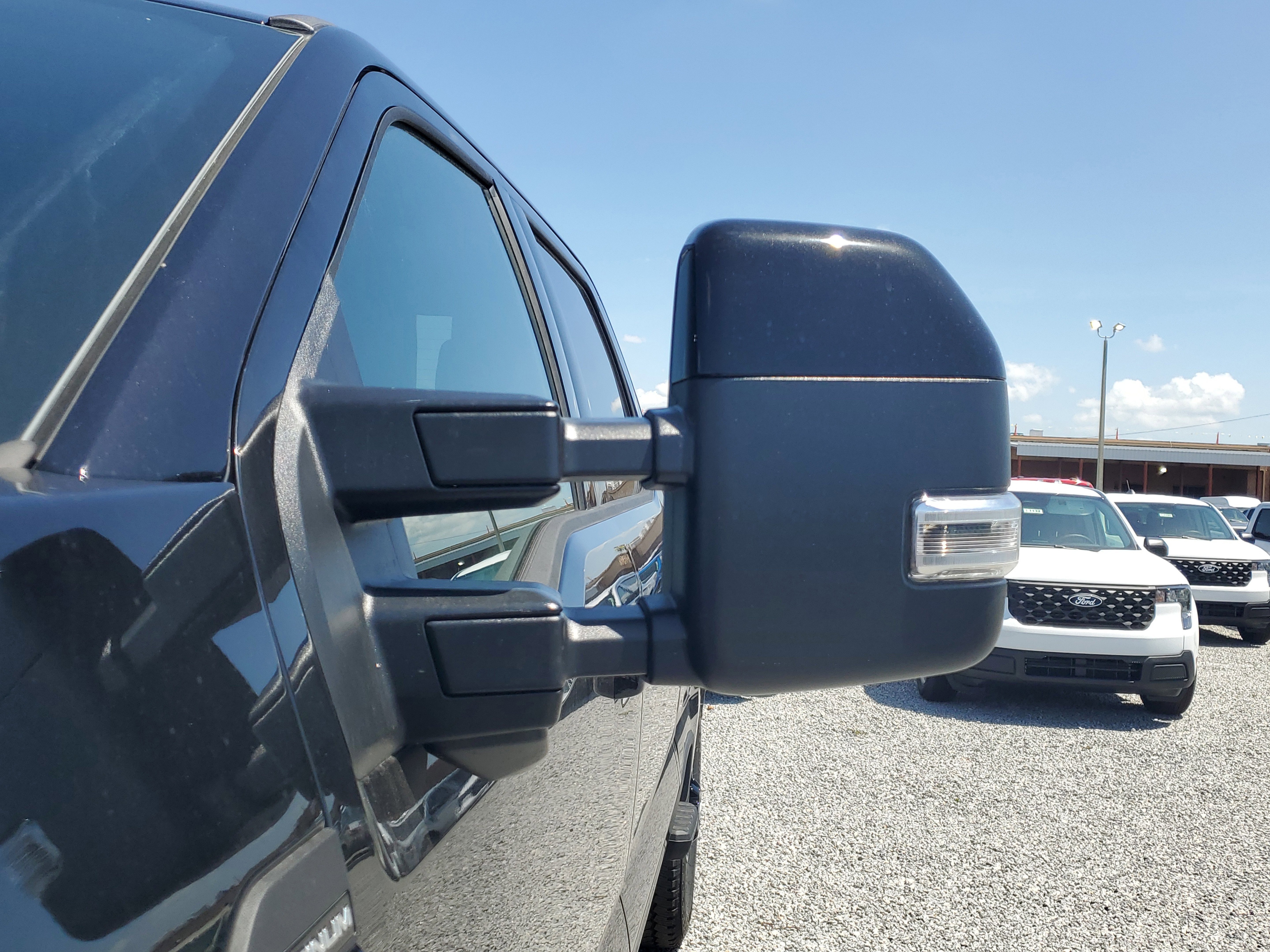New 2025 Ford F350 Platinum w/ FX4 Off-Road Package image 5