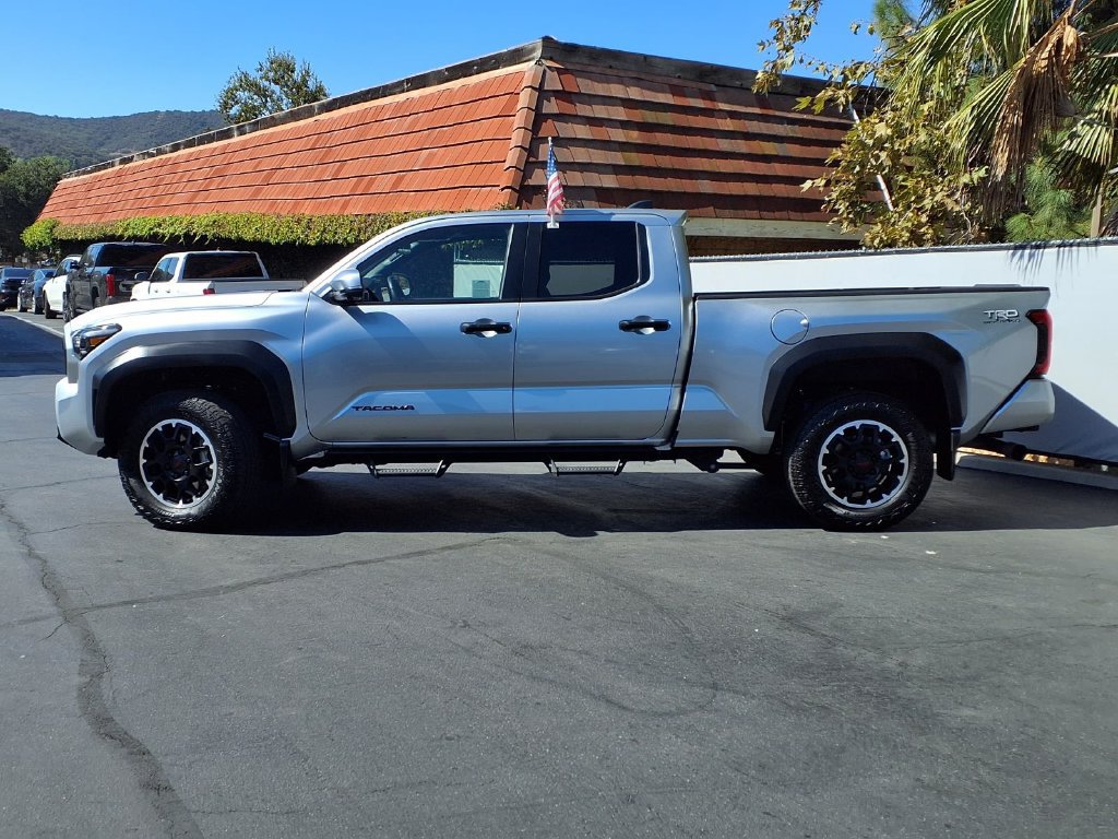 Certified 2026 Toyota Tacoma TRD Off-Road w/ TRD Off Road Premium Package AWD/4WD image 4