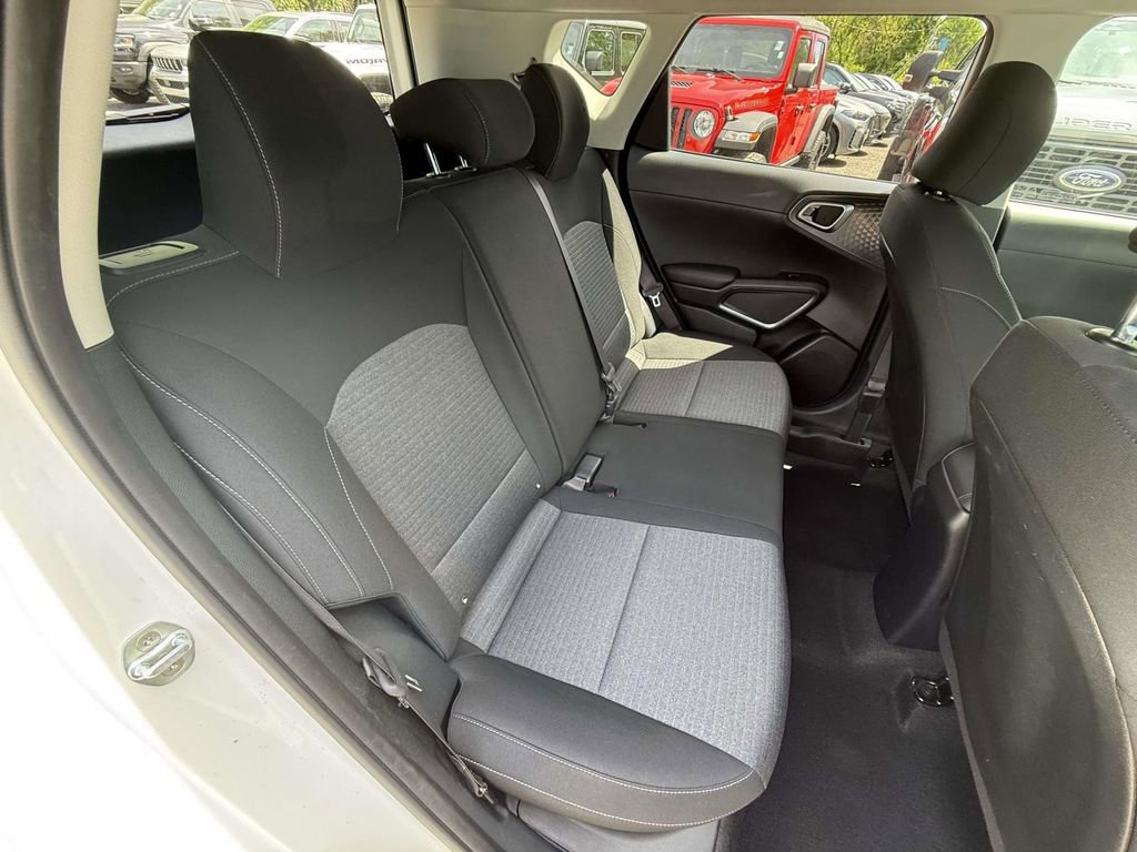 Used 2020 Kia Soul S FWD image 10
