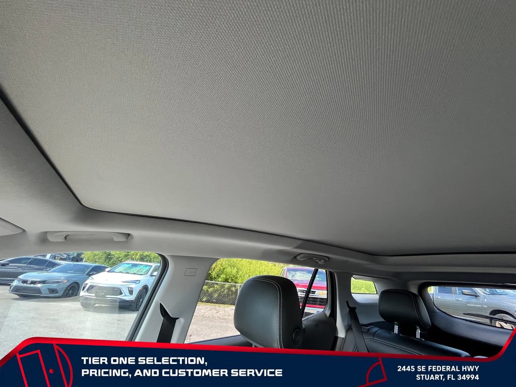 Used 2023 GMC Terrain SLT w/ Tech Package FWD image 36