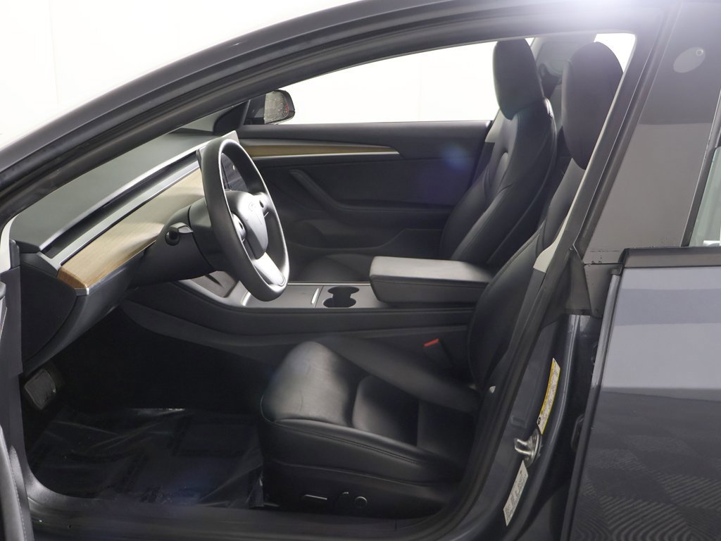 Used 2023 Tesla Model 3 Standard Range image 28