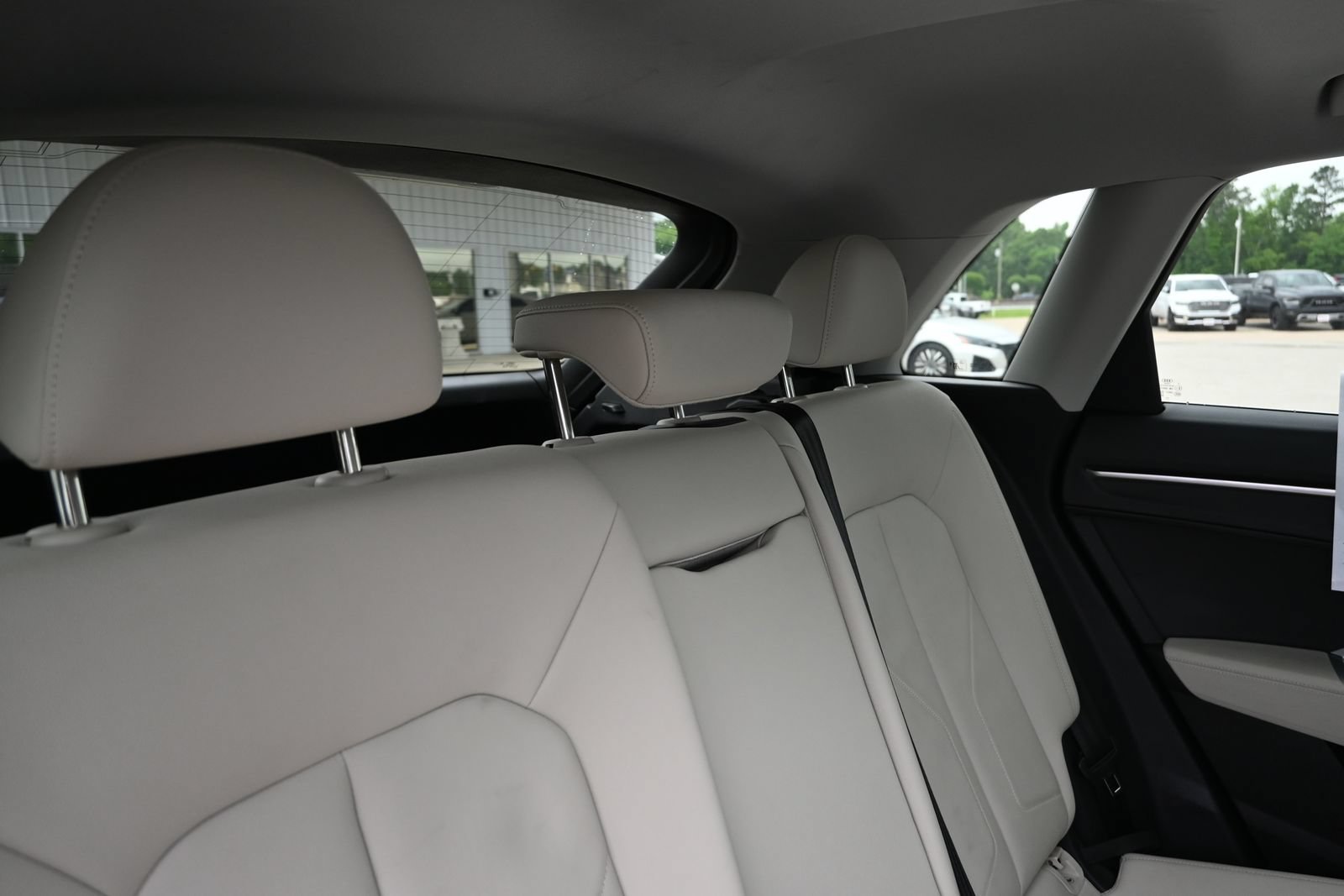 Used 2023 Audi Q3 2.0T Premium AWD/4WD image 32