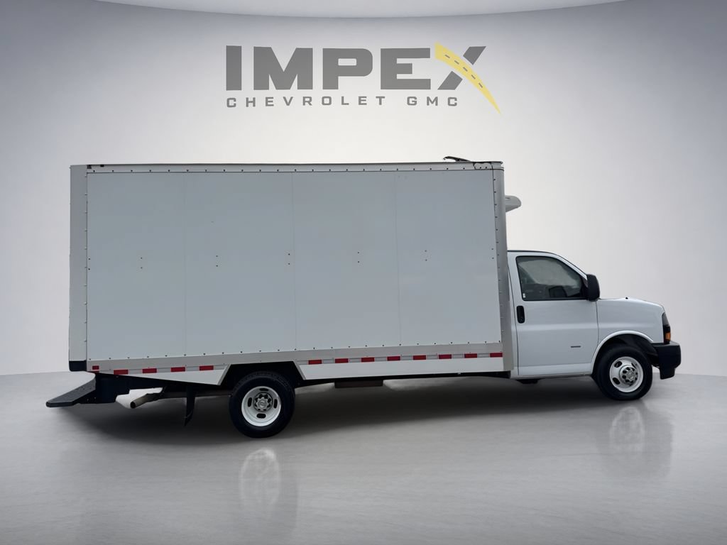 Used 2024 Chevrolet Express 3500 w/ Power Convenience Package RWD image 7