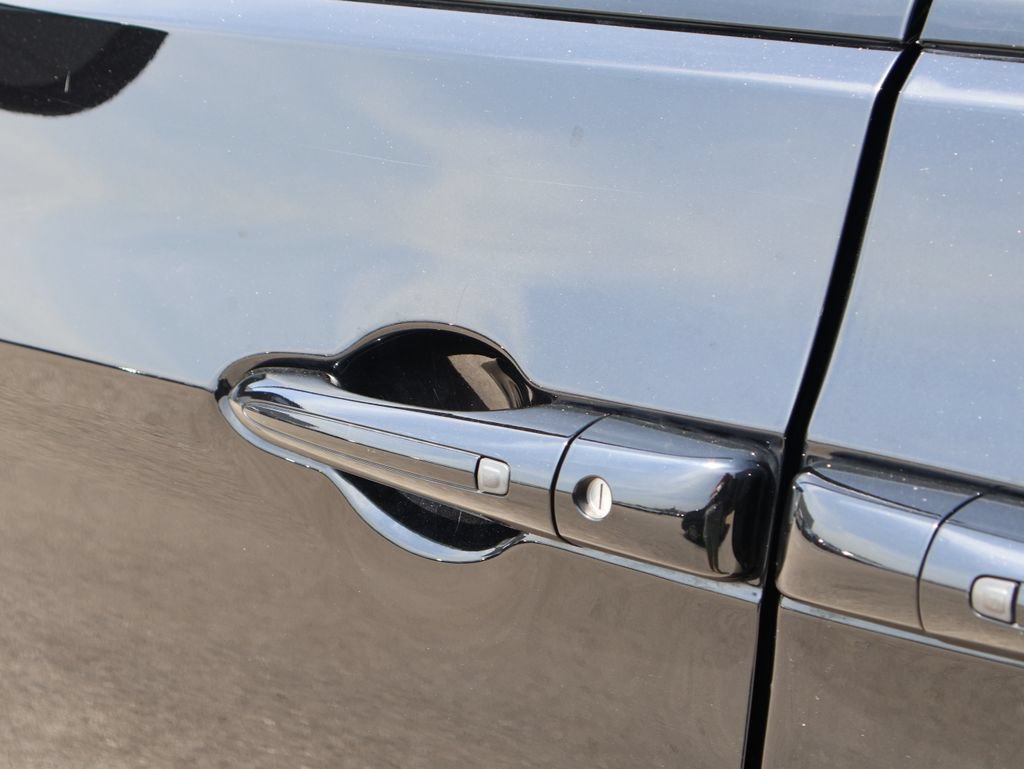 Used 2025 Chrysler Pacifica Limited FWD image 19