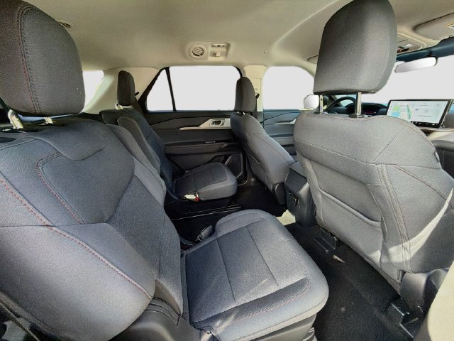 Used 2025 Ford Explorer Active RWD image 27