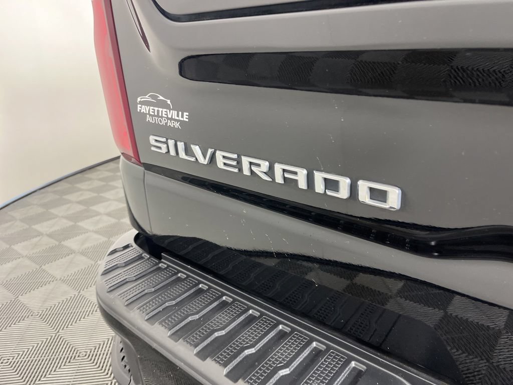 Certified 2023 Chevrolet Silverado 1500 High Country w/ Technology Package AWD/4WD image 3