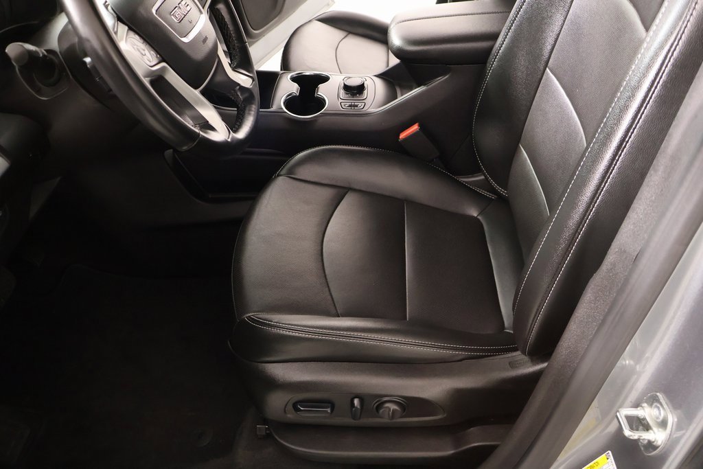 Used 2024 GMC Terrain SLT image 11