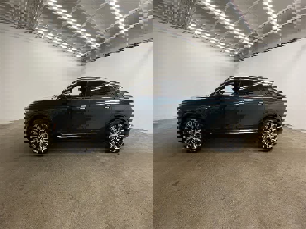 Certified 2025 Cadillac Lyriq Luxury image 3