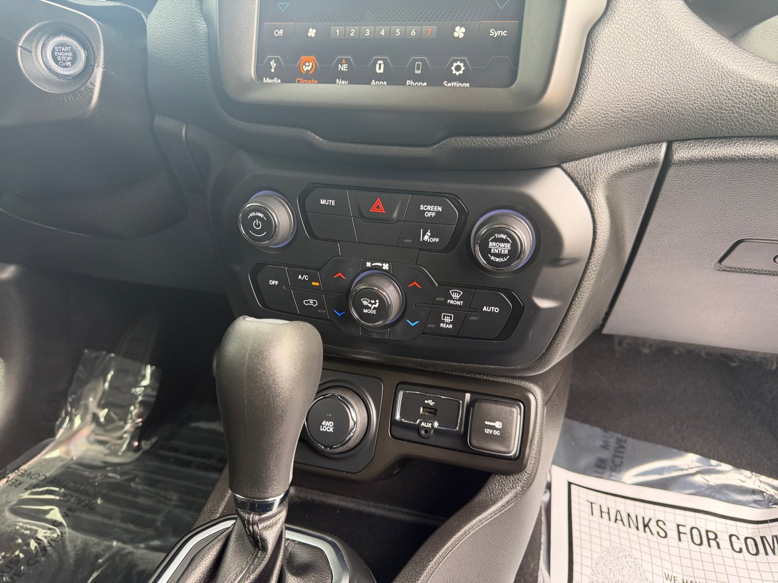 Used 2023 Jeep Renegade Altitude AWD/4WD image 31