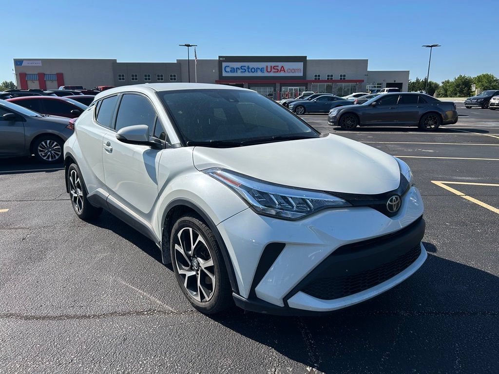 Used 2020 Toyota C-HR XLE FWD image 1