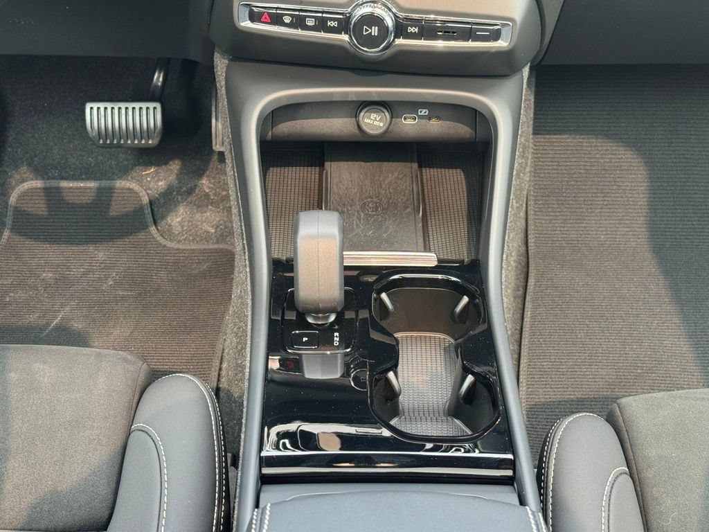 Certified 2023 Volvo C40 P8 Recharge Plus w/ Climate Package AWD/4WD image 13