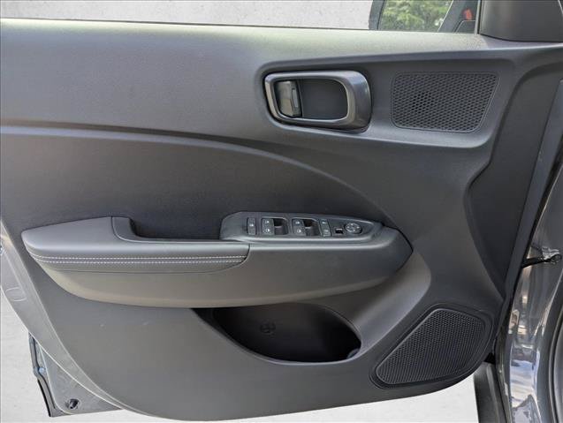 Certified 2025 Hyundai Venue Limited FWD image 12