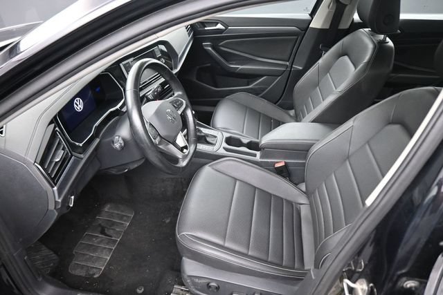 Used 2024 Volkswagen Jetta SE FWD image 21