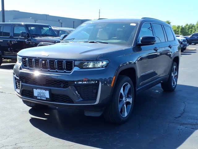 New 2026 Jeep Grand Cherokee L Limited w/ Luxury Tech Group II AWD/4WD image 2