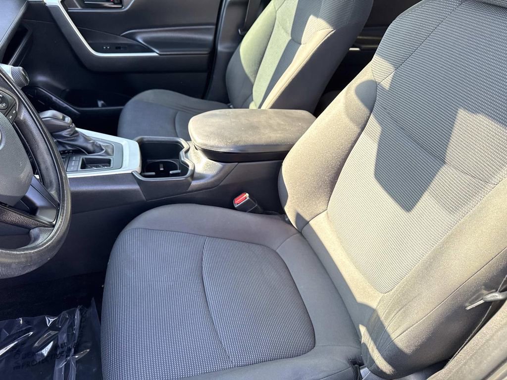 Used 2022 Toyota RAV4 LE image 20