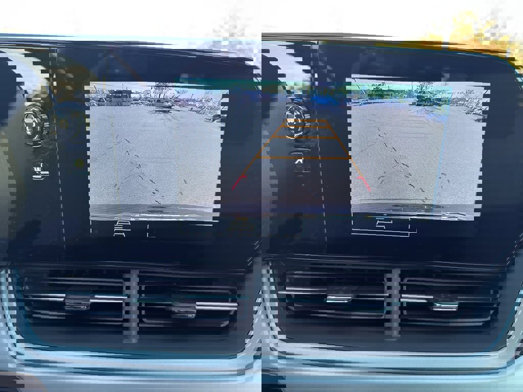 New 2026 Chevrolet Trax RS w/ Sunroof Package image 18