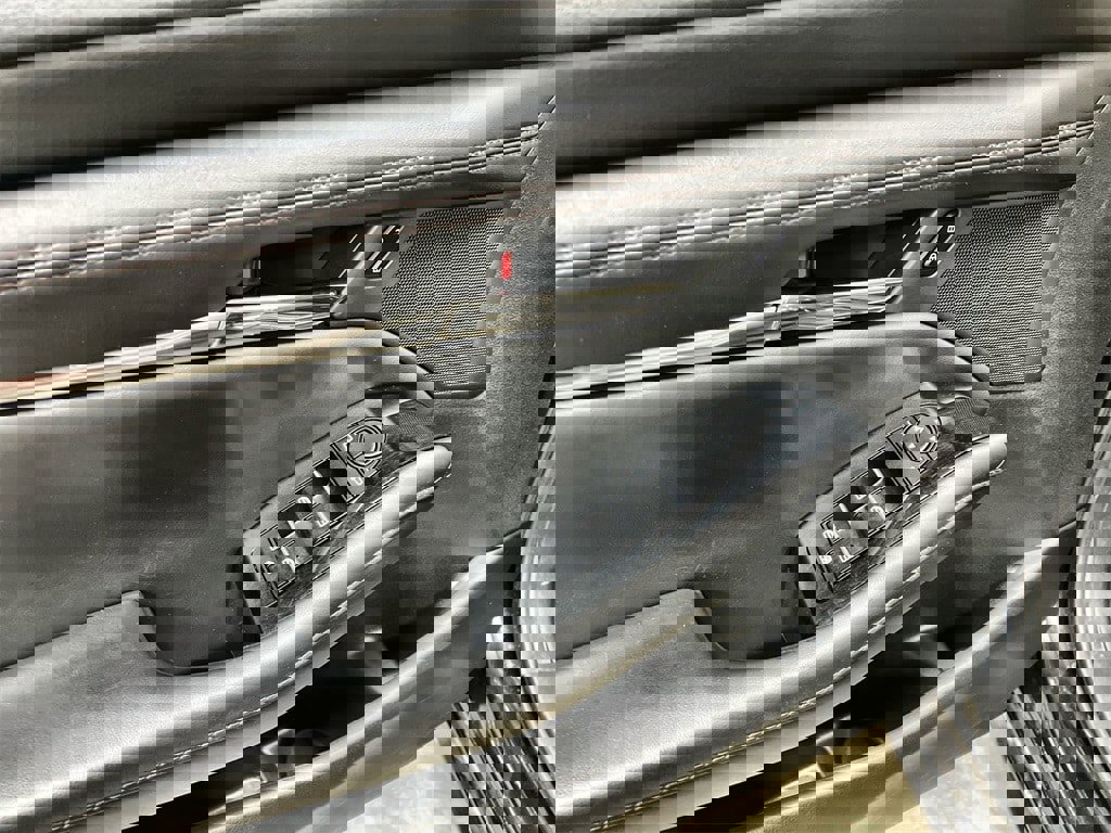 Used 2022 MAZDA MAZDA3 s image 14