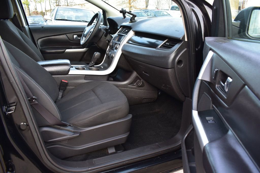Used 2013 Ford Edge SE FWD image 19