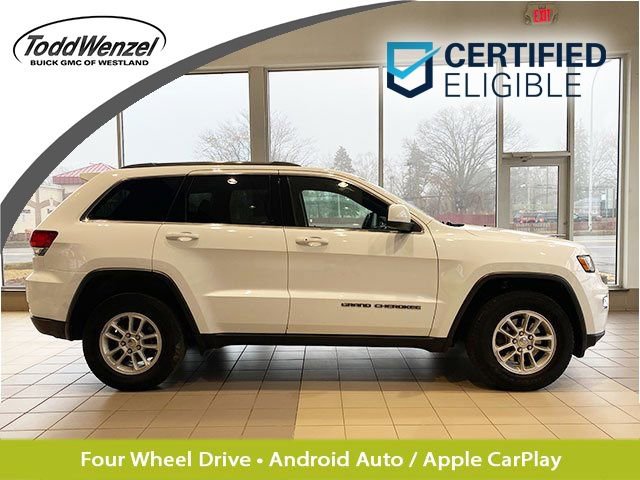 Used 2020 Jeep Grand Cherokee Laredo image 1