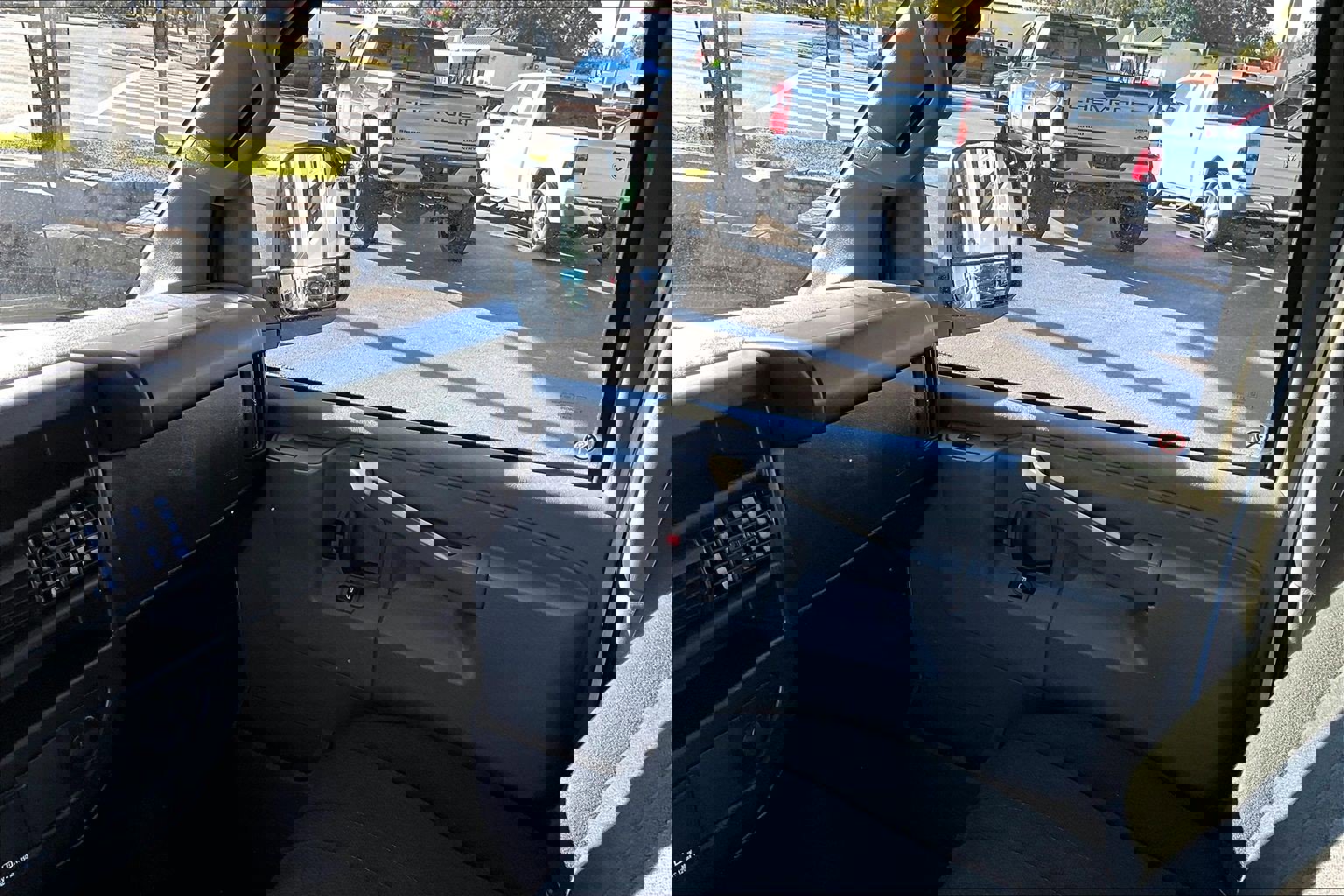 Certified 2024 Chevrolet Express 2500 w/ Driver Convenience Package image 12